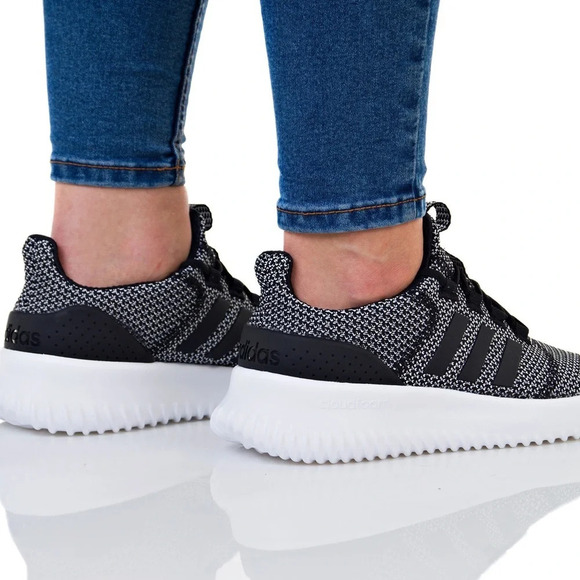 Adidas Women’s Cloudfoam Ultimate Running Shoes in Black/White Size 6 - Picture 1 of 14